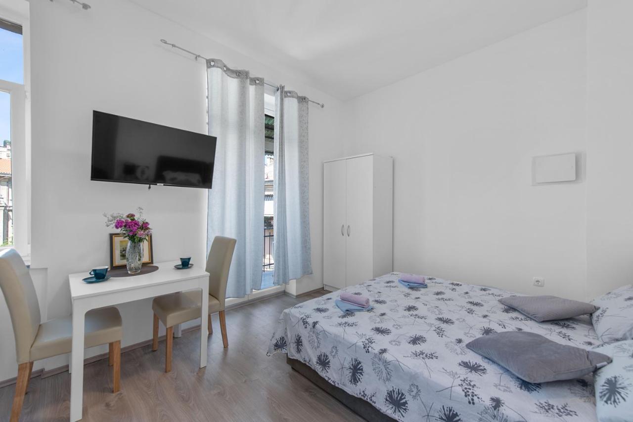 Apartament Mima City Center Balcony Studio 5 - Rijeka Rent Zewnętrze zdjęcie